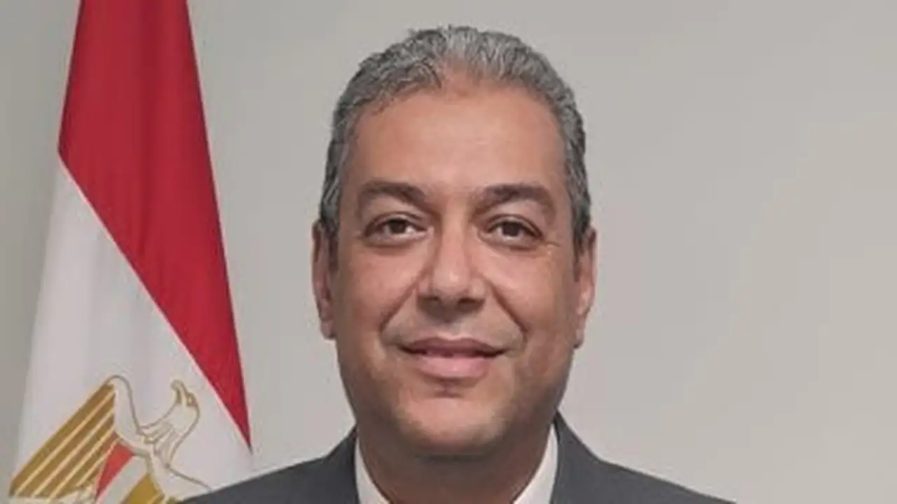 اللواء عمرو الشرقاوي يكشف أسرار حماية الهواتف الذكية من قراصنة الشاشات